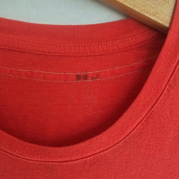 Bad Bunny Red Logo T-Shirt | Super Bowl Halftime Streetwear | Urban Men's S/M - Picture 4 of 4